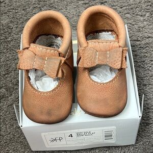 Freshly Picked Kids Moccasins - Tan